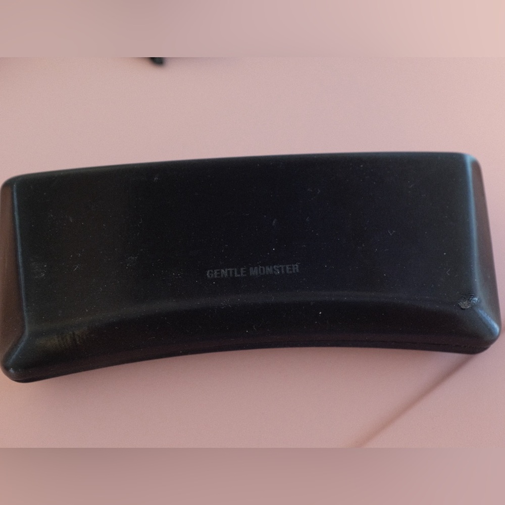 Gentle Monster Black and Cream Sunglasses Case